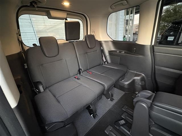 Nissan SERENA 2023 8277748-11