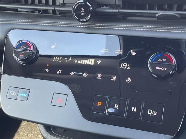 Nissan SERENA 2025 8278405-12