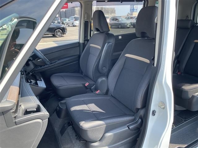Nissan SERENA 2025 8278405-6