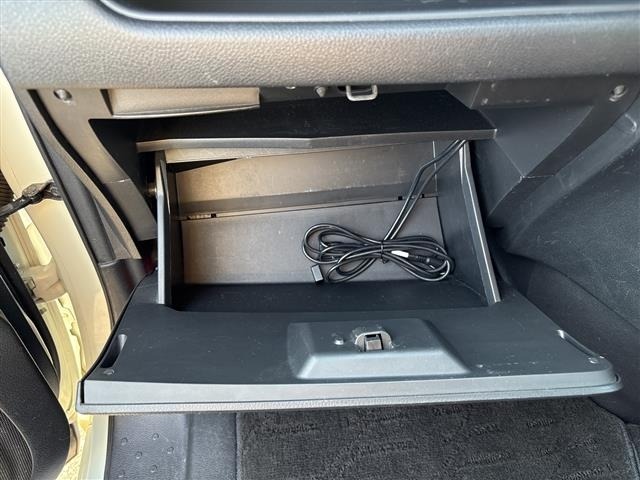 Nissan SERENA 2011 8279478-22