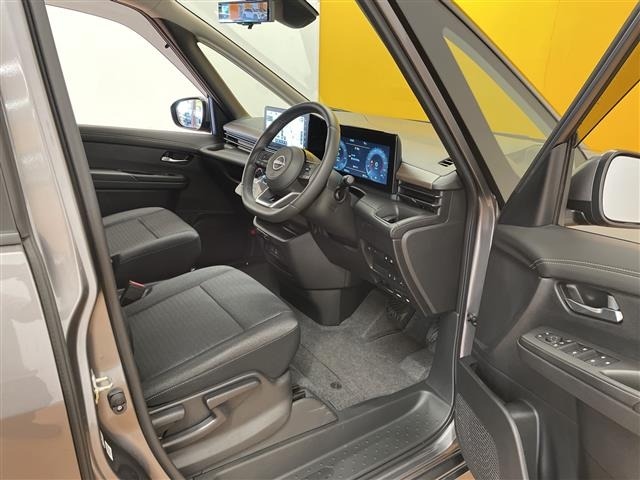 Nissan SERENA 2025 8282596-22