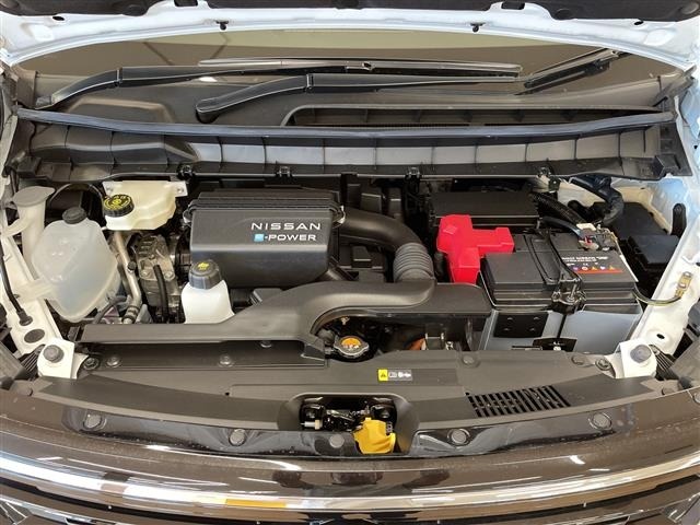 Nissan SERENA 2026 8282638-13