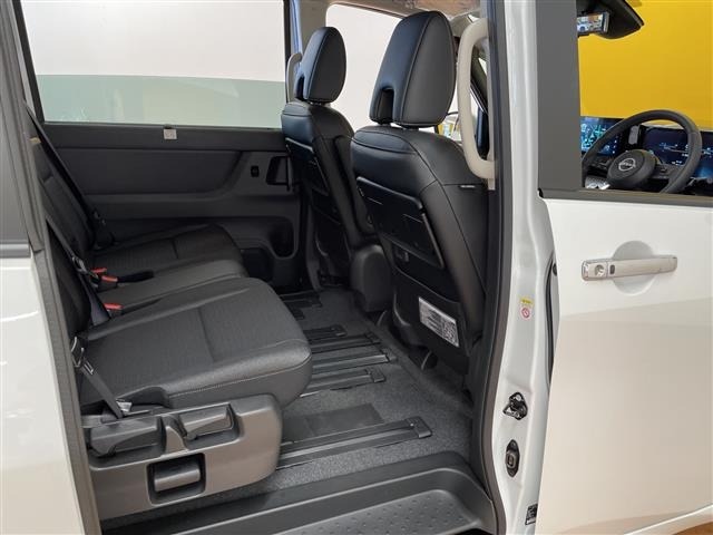 Nissan SERENA 2026 8282638-4