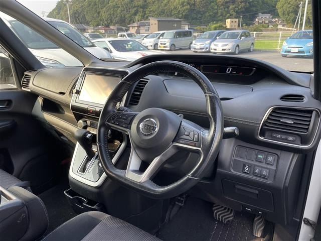 Nissan SERENA 2016 8282896-8