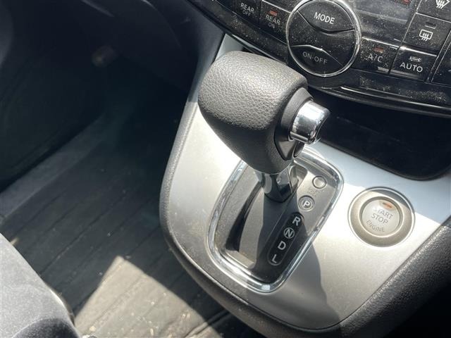 Nissan SERENA 2012 8282946-3