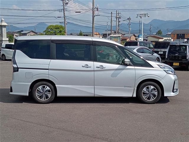 Nissan SERENA 2022 8282990-11