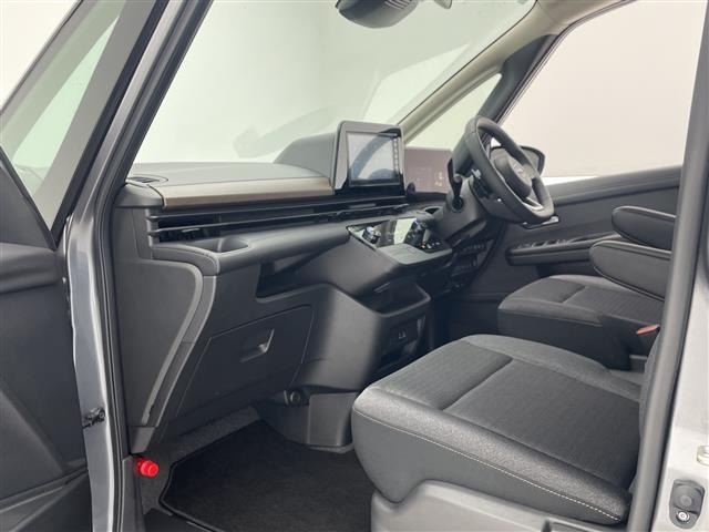 Nissan SERENA 2025 8283248-21