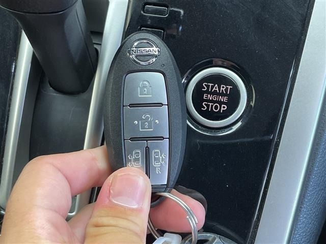 Nissan SERENA 2017 8284184-11