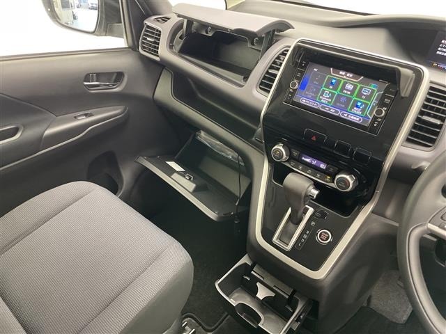 Nissan SERENA 2017 8284299-6
