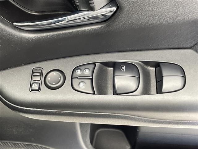 Nissan SERENA 2018 8284801-6