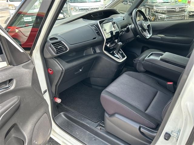 Nissan SERENA 2017 8285083-2