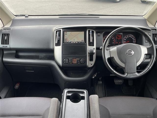 Nissan SERENA 2009 8285124-2