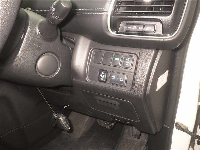 Nissan SERENA 2018 8285521-8
