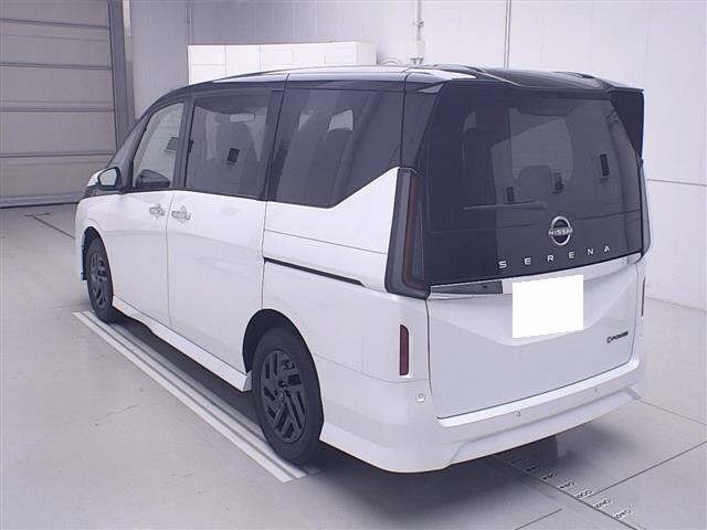 Nissan SERENA 2026 8285589-1