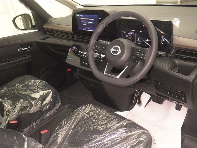 Nissan SERENA 2026 8285589-3