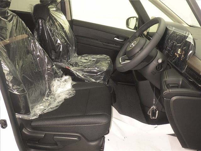 Nissan SERENA 2026 8285611-5