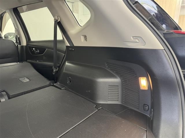 Nissan X-TRAIL 2017 8276282-12