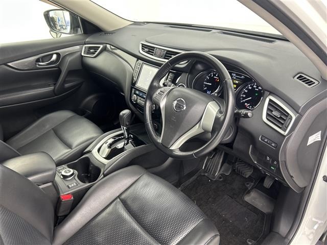 Nissan X-TRAIL 2016 8276302-2