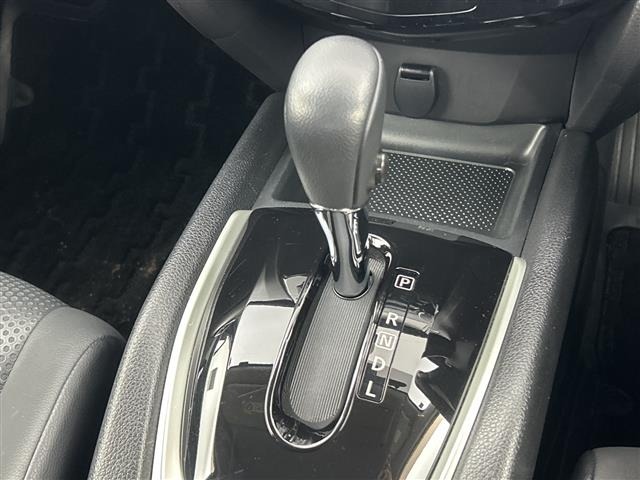 Nissan X-TRAIL 2016 8276302-3