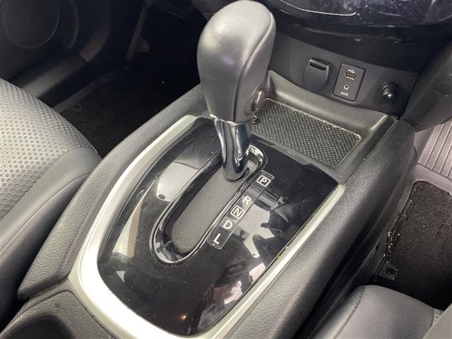 Nissan X-TRAIL 2014 8276448-12