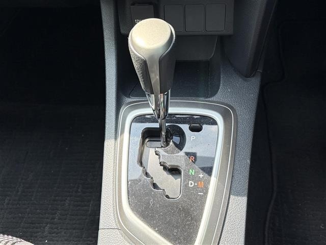 Toyota AURIS 2013 8303122-6