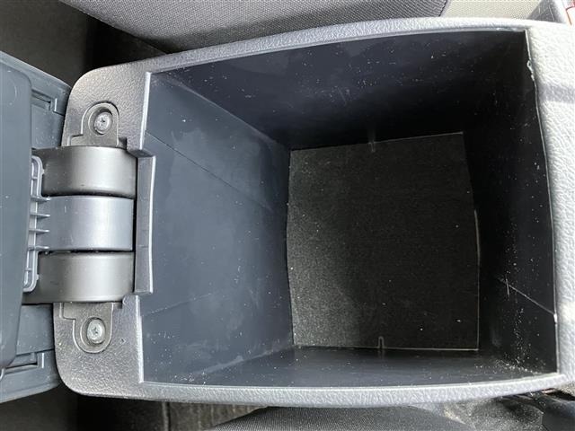 Toyota AURIS 2016 8303124-1
