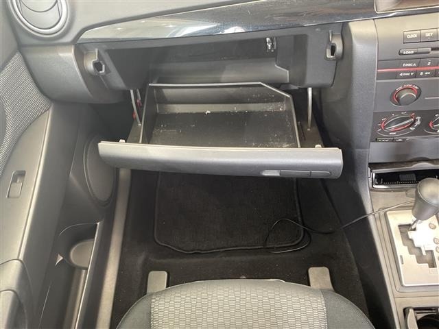 Mazda AXELA 2007 8303071-6