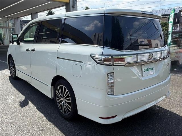 Nissan ELGRAND 2017 8307412-4