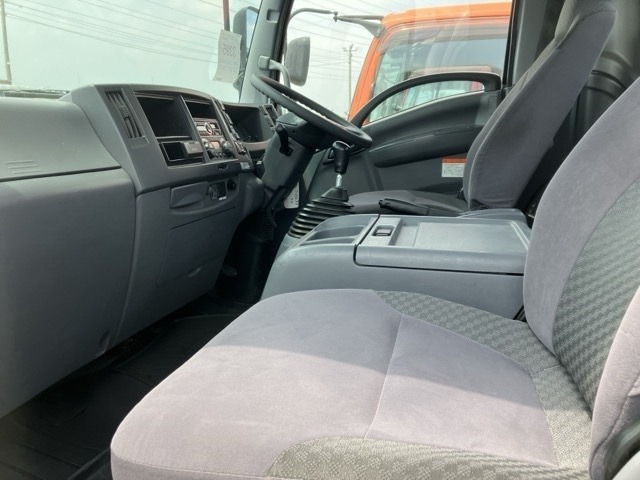 Isuzu FORWARD 2016 8303832-5