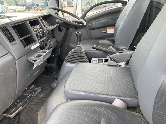 Isuzu FORWARD 2017 8303850-5