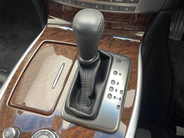 Nissan FUGA 2017 8299741-1