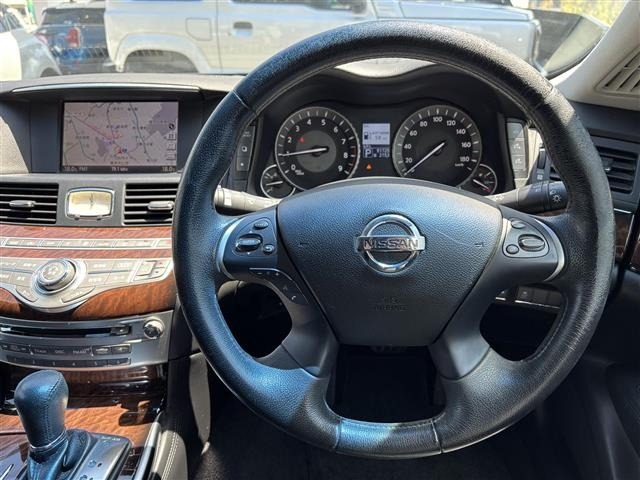 Nissan FUGA 2010 8299763-3