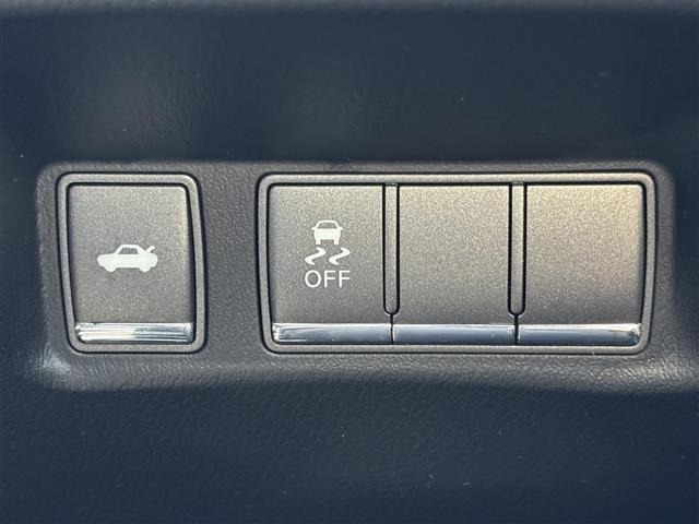 Nissan FUGA 2010 8299763-6