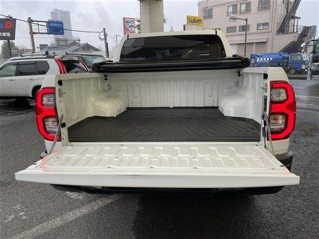 Toyota HILUX 2022 8302945-2
