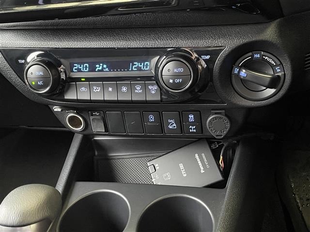 Toyota HILUX 2022 8302945-21