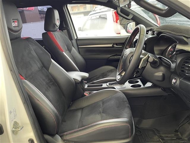 Toyota HILUX 2022 8302945-8