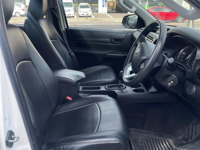 Toyota HILUX 2020 8302953-8