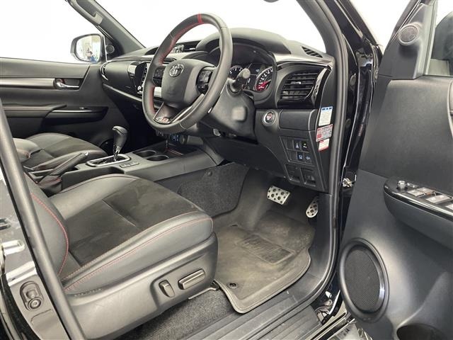 Toyota HILUX 2024 8302954-4