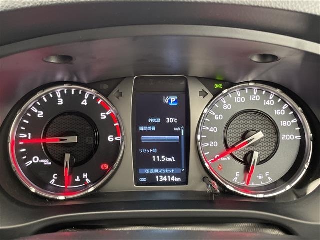 Toyota HILUX 2024 8302954-5