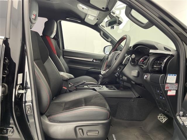 Toyota HILUX 2024 8302954-6