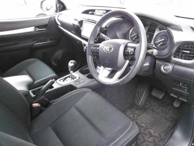 Toyota HILUX 2022 8302978-3