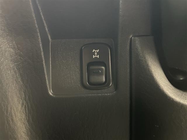 Daihatsu TERIOS KID 2010 8306113-18