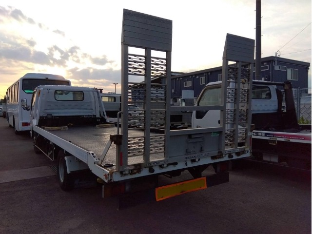 Nissan ATLAS 2005 8319387-1
