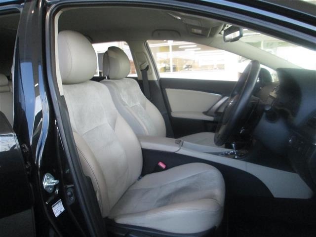 Toyota AVENSIS WAGON 2015 8312100-10