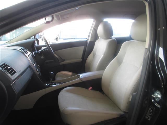 Toyota AVENSIS WAGON 2015 8312100-2