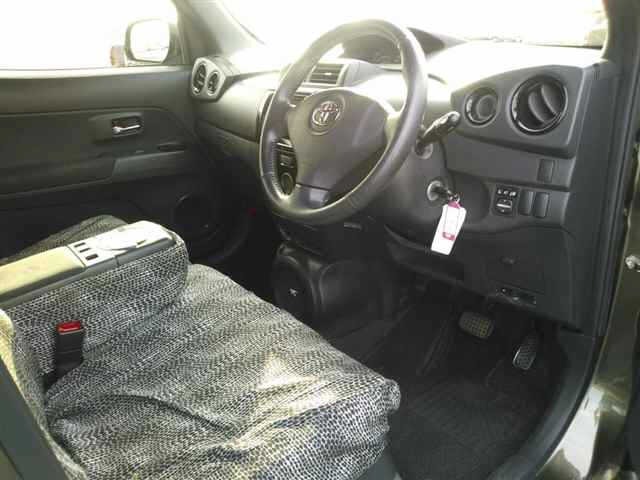 Toyota BB 2013 8311083-3