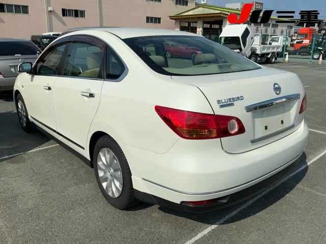 Nissan BLUEBIRD SYLPHY 2009 8322753-1