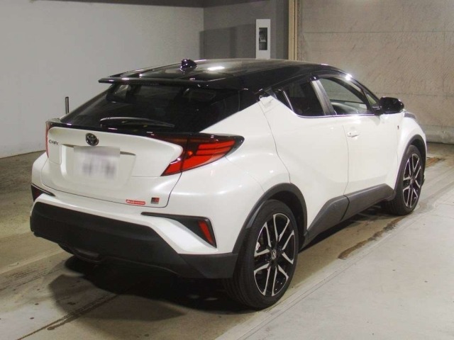 Toyota C-HR 2021 8311953-1