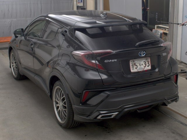 Toyota C-HR 2017 8311955-1