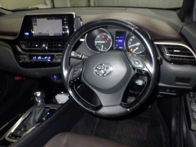 Toyota C-HR 2017 8311955-3